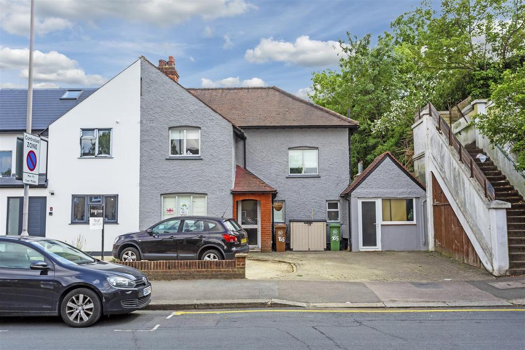 Mulgrave Road, Cheam, Sutton 4 bed house £2,500 pcm (£577 pw)