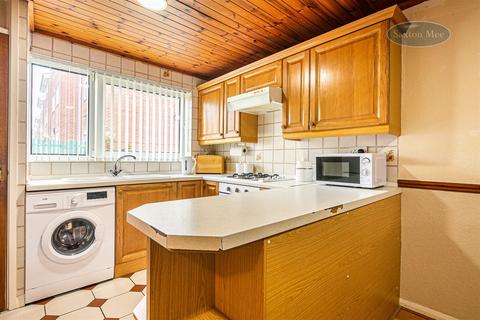 136 Erskine Crescent, Sheffield, S2 3LR