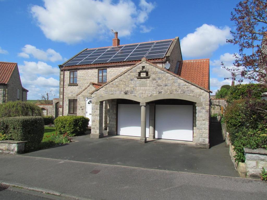 Wrelton Hall Gardens, Wrelton, Pickering 4 bed detached house £375,000