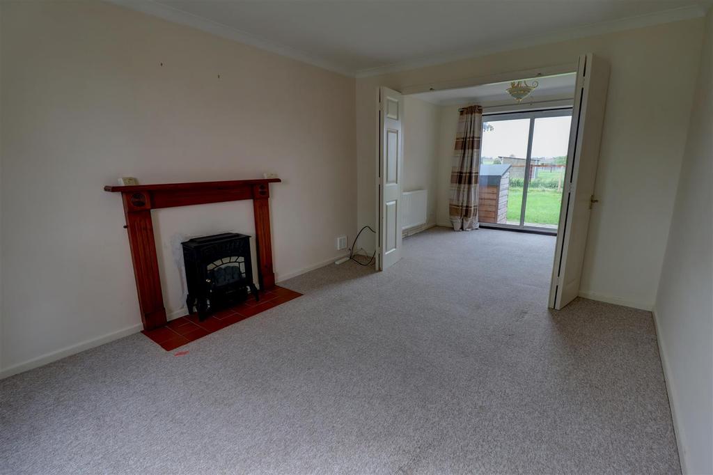 School Road, Aston Somerville 3 bed semidetached house £895 pcm (£