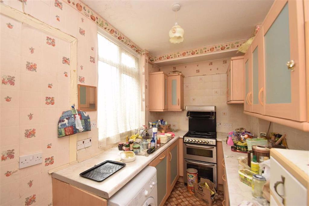 Roselyn, Sundorne, Shrewsbury 3 bed semidetached house £160,000