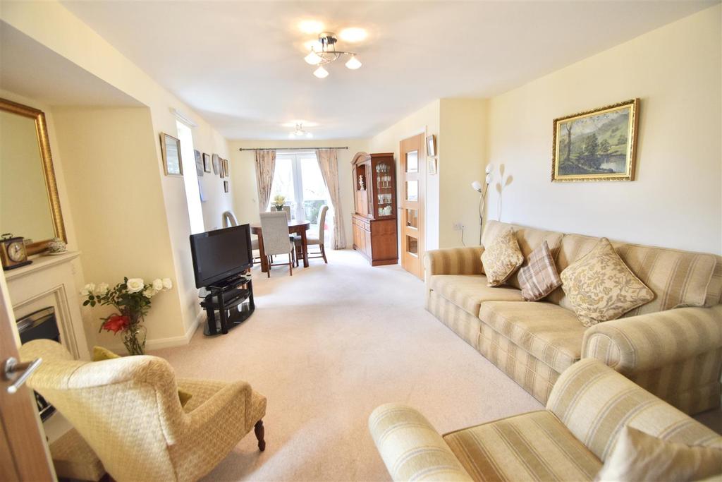 Bygate Court, Chapel Lane, Monkseaton 2 bed apartment £1,300 pcm (£