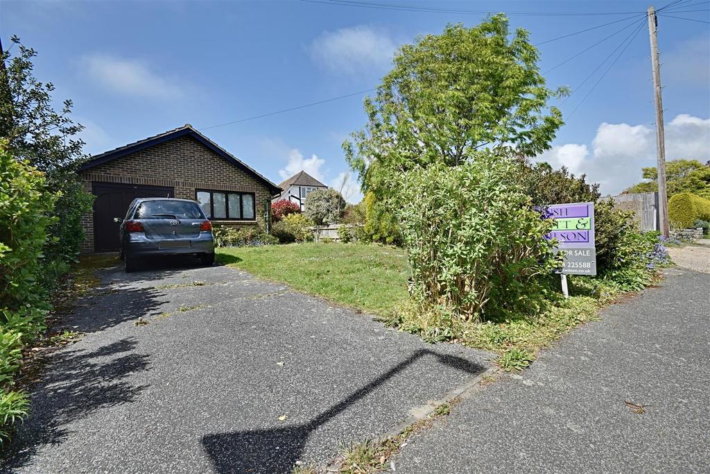 Collington Lane West, BexhillOnSea 2 bed detached bungalow £425,000