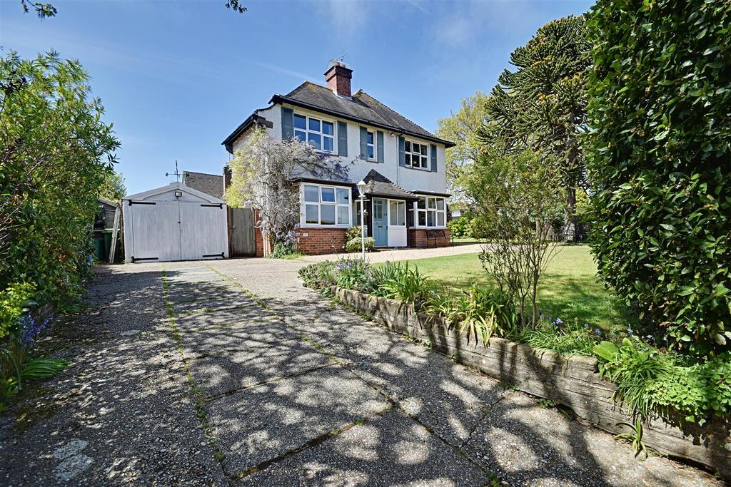 Collington Lane West, BexhillOnSea 4 bed detached house for sale £