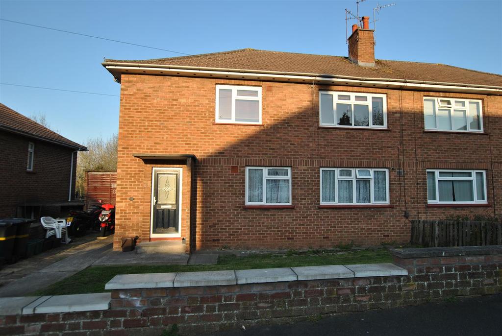 Hazelbury Road, Whitchurch, Bristol 2 bed flat £850 pcm (£196 pw)