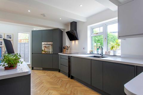 18 Chiltern Road, Caversham, Reading, RG4 5HT