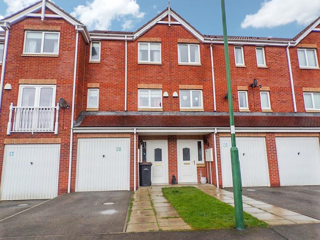 The Chequers, Consett, Durham, DH8 7EQ 3 bed townhouse £575 pcm (£133 pw)
