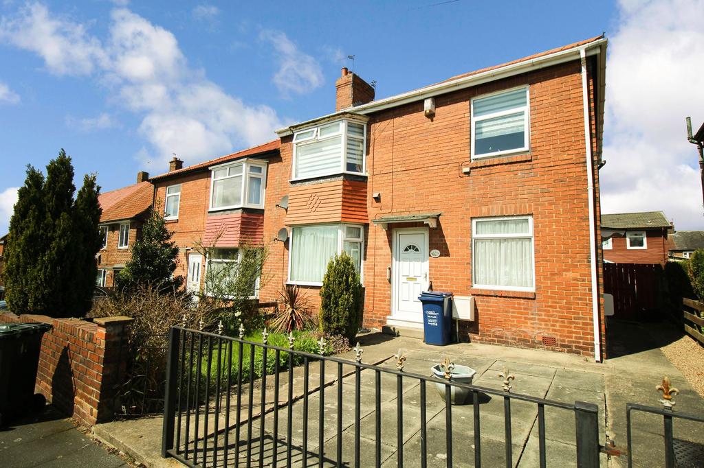 Angerton Gardens, Fenham, Newcastle... 2 bed flat £85,000