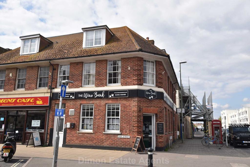 High Street, Lee On The Solent 2 bed flat for sale £189,995
