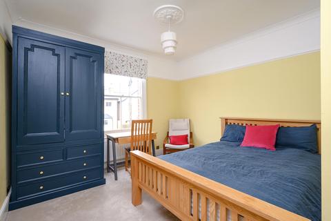 22 East Road, Kingston Upon Thames, KT2 6EL