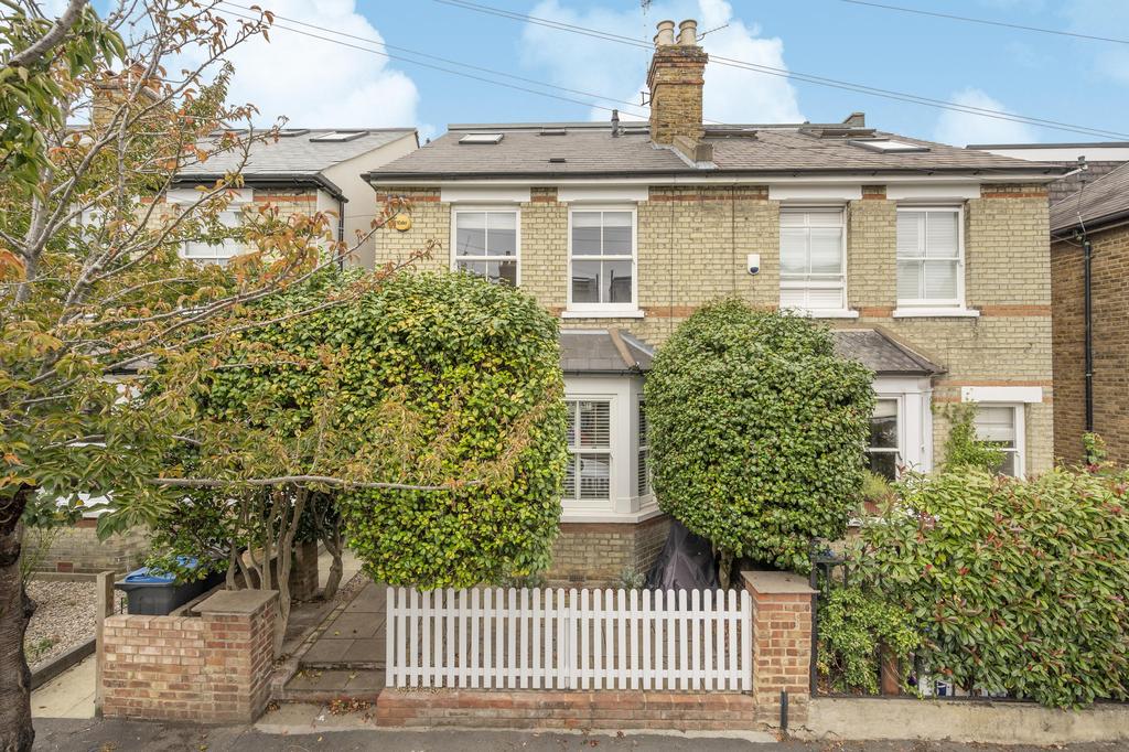 Osborne Road, Kingston upon Thames, KT2 4 bed semidetached house £