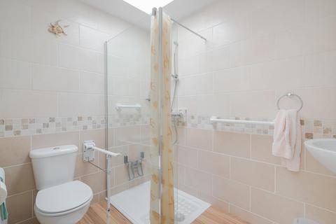 38 East Road, Kingston Upon Thames, KT2 6EL