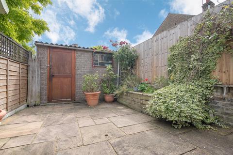 38 East Road, Kingston Upon Thames, KT2 6EL