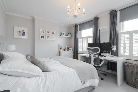 28 Caversham Road, Kingston Upon Thames, KT1 2PX