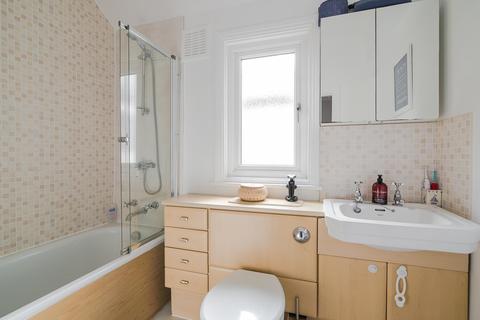 28 Caversham Road, Kingston Upon Thames, KT1 2PX
