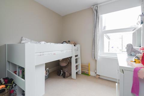 28 Caversham Road, Kingston Upon Thames, KT1 2PX