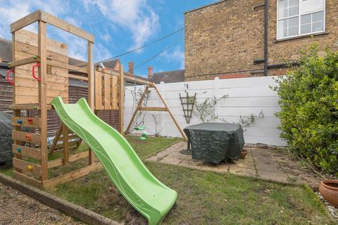 28 Caversham Road, Kingston Upon Thames, KT1 2PX