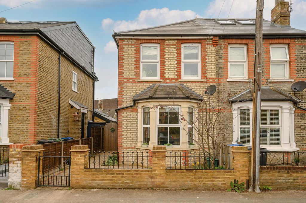 Clifton Road, Kingston upon Thames, KT2 3 bed semidetached house £