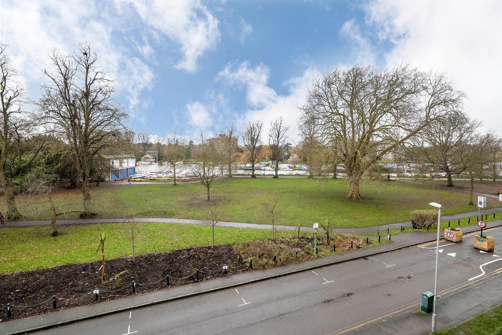 Lower Ham Road, Kingston upon Thames, UK, KT2 1 bed apartment £330,000