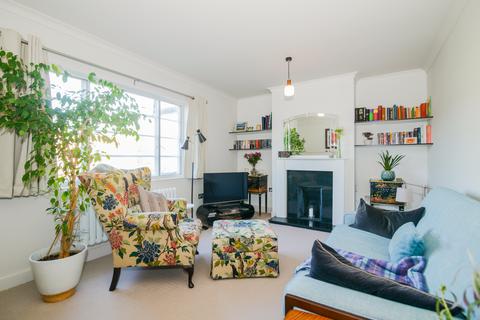 20 Conifers Close, Teddington, TW11 9JG