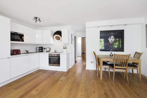 32 Mallard Place, Twickenham, TW1 4SR