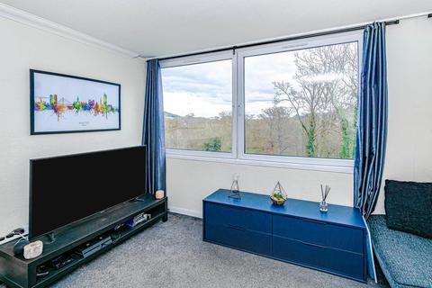 29 Riverside, Dorking, RH4 1PR