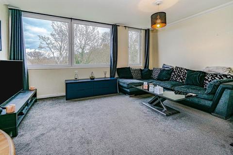 29 Riverside, Dorking, RH4 1PR