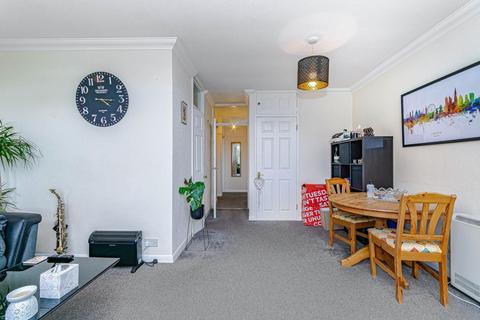 29 Riverside, Dorking, RH4 1PR