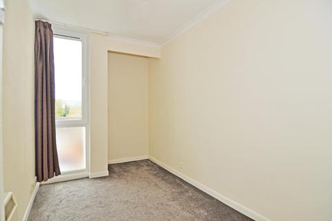 29 Riverside, Dorking, RH4 1PR