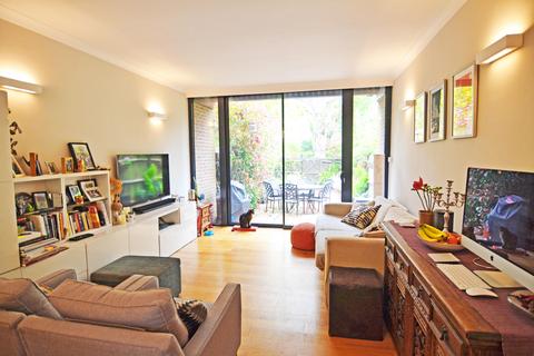 3 Sycamore Way, Teddington, TW11 9QQ
