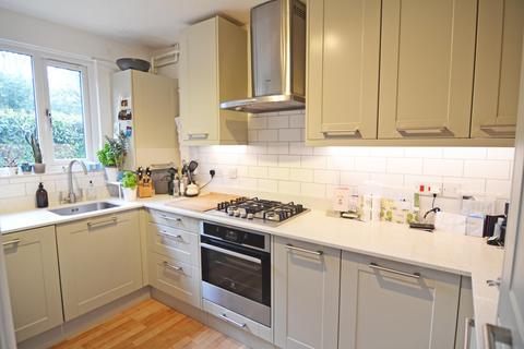3 Sycamore Way, Teddington, TW11 9QQ