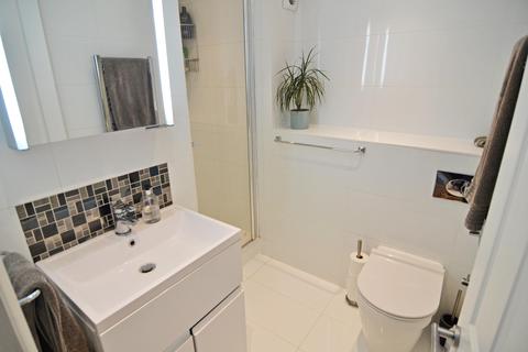 3 Sycamore Way, Teddington, TW11 9QQ