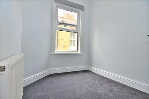 3 bedroom apartment for sale - Hampton Road, Twickenham, Middlesex, TW2