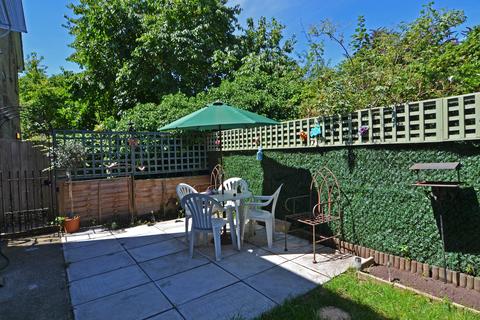5 Lansdowne Close, Twickenham, TW1 4JB