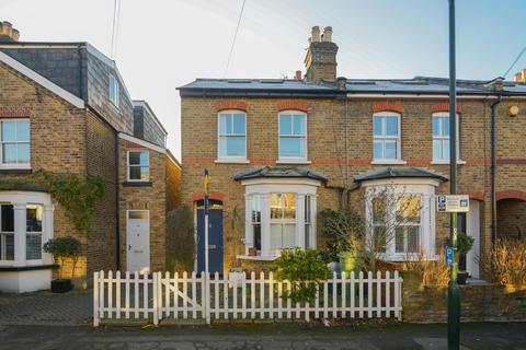 37 Heathfield North, Twickenham, TW2 7QN