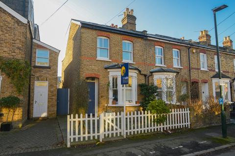37 Heathfield North, Twickenham, TW2 7QN