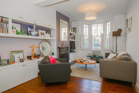 37 Heathfield North, Twickenham, TW2 7QN