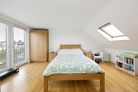 73 Heathfield North, Twickenham, TW2 7QN