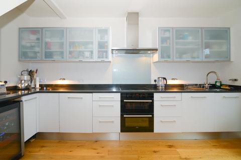 25 First Cross Road, Twickenham, TW2 5QA