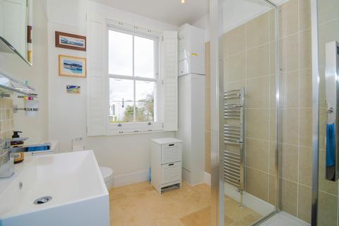 25 First Cross Road, Twickenham, TW2 5QA
