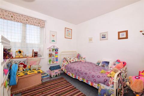 41 Biddenden Close, Cliftonville, Margate, CT9 3RD