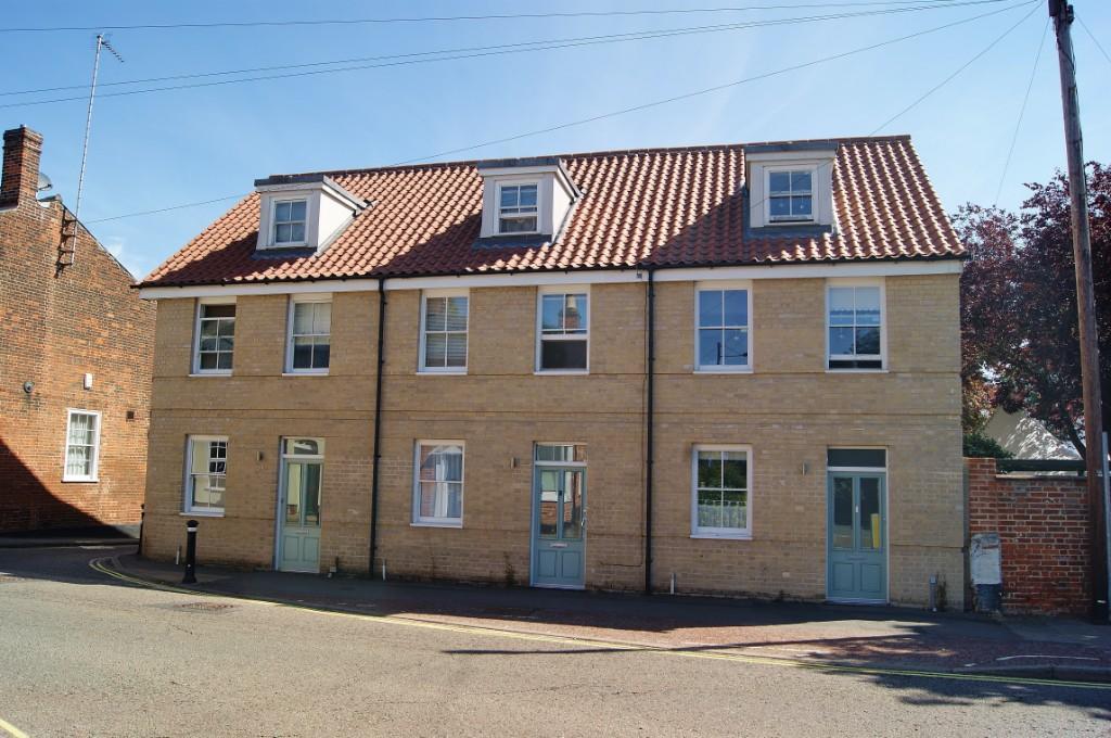 Southgate Street, Bury St Edmunds 3 bed terraced house £1,600 pcm (£
