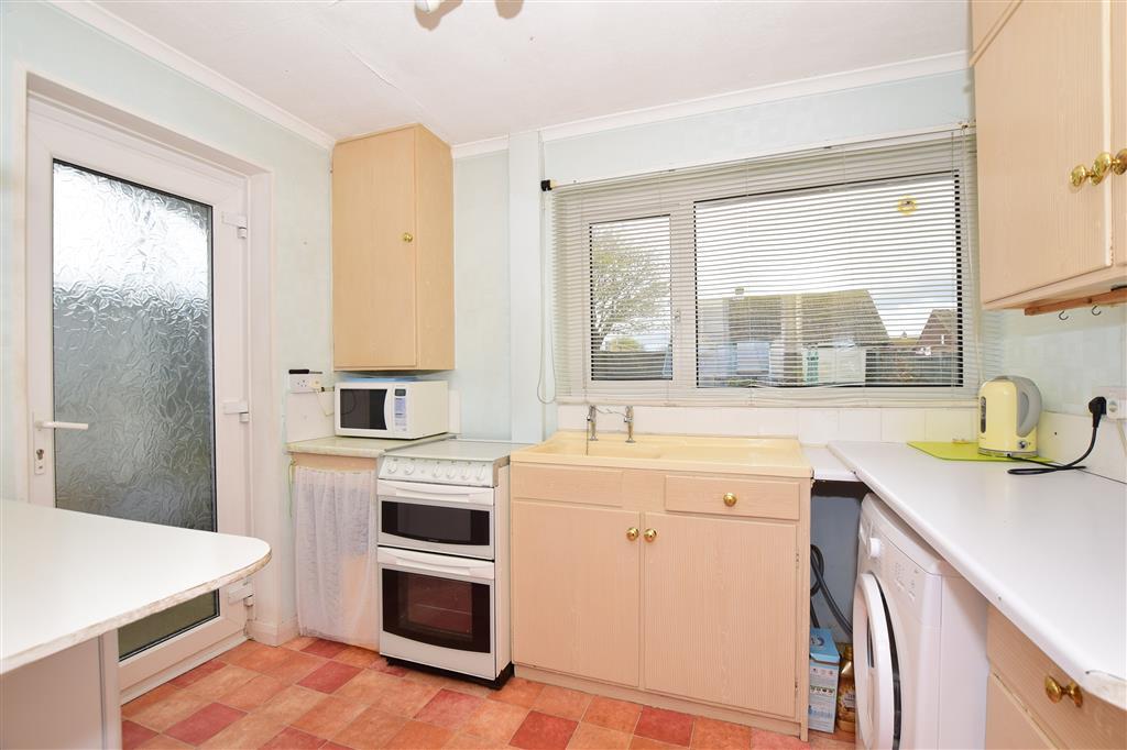 Queen Berthas Avenue, Birchington, Kent 2 bed semidetached bungalow £250,000