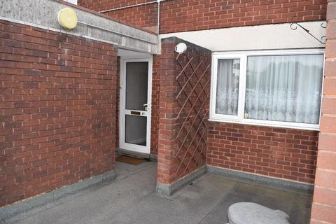 2 bedroom apartment to rent, Roseville Precinct, Bilston, WV14 9EP