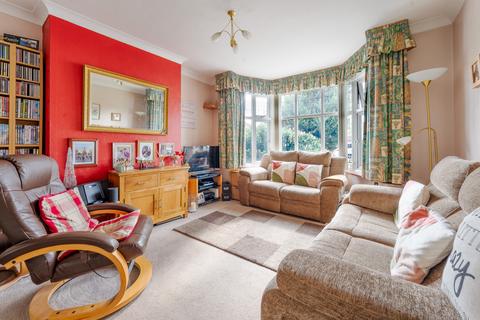 16 Avon Close, Worcester Park, KT4 7AH
