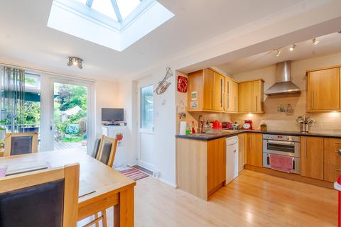 16 Avon Close, Worcester Park, KT4 7AH