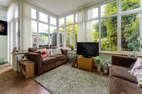 16 Avon Close, Worcester Park, KT4 7AH