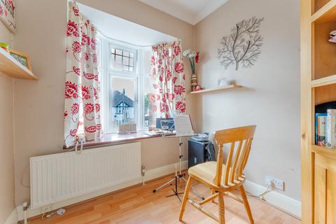 16 Avon Close, Worcester Park, KT4 7AH