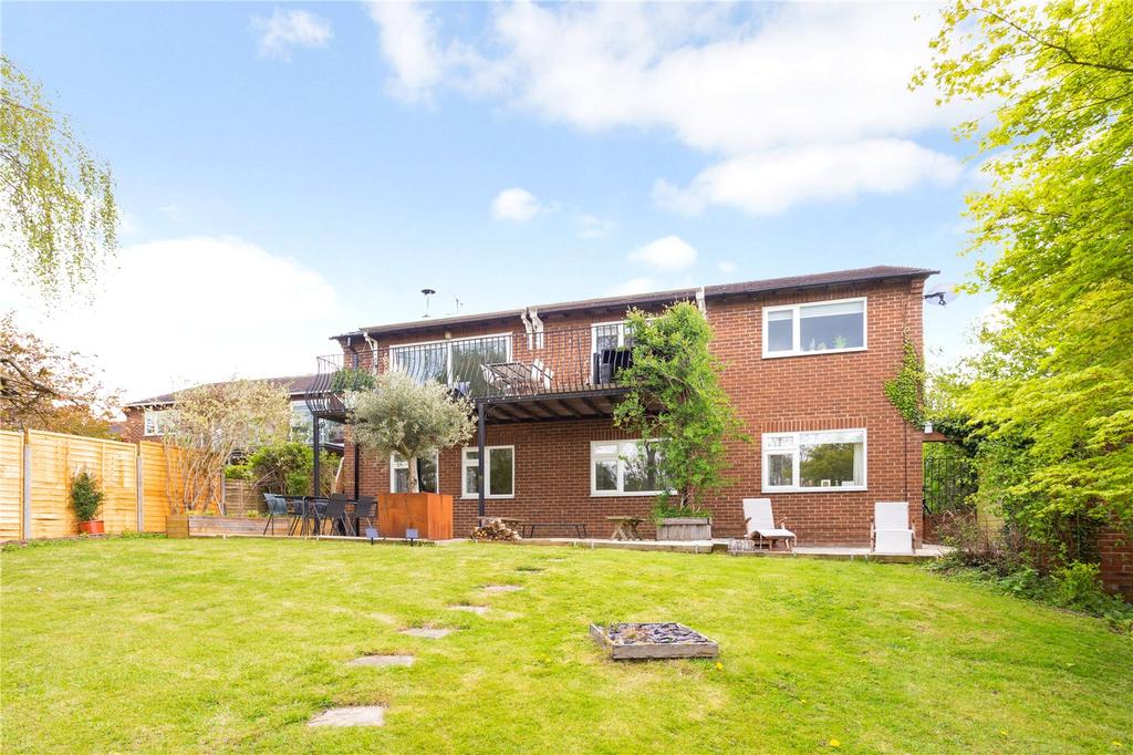 Ham Close, Charlton Kings... 3 bed detached house £750,000
