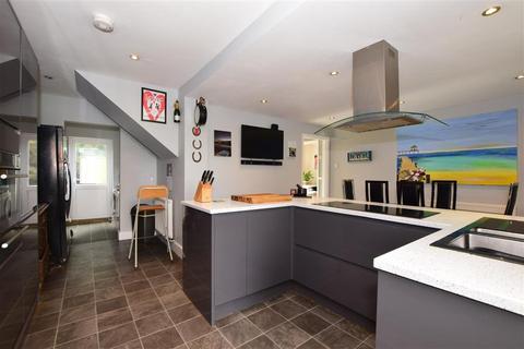 27 Eagle Close, Larkfield, Aylesford, ME20 6QF